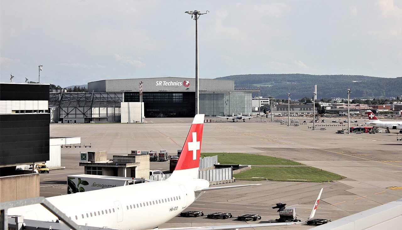Lighting poles - Zurich Airport (LSZH)